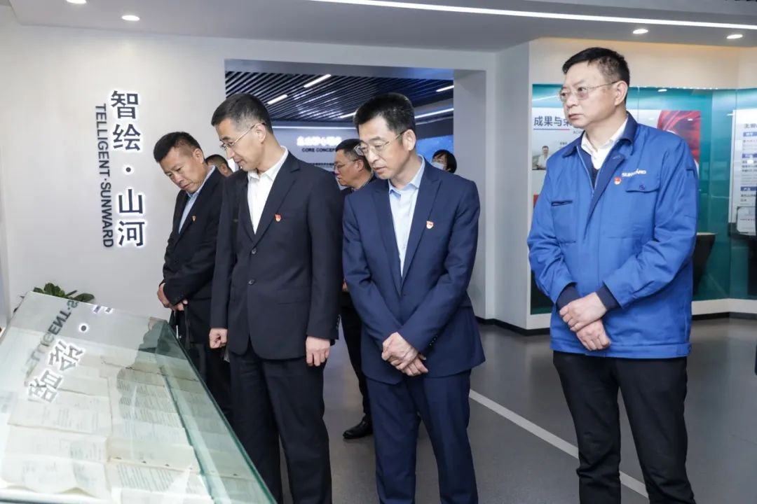 以黨建促業(yè)務(wù)，以業(yè)務(wù)強黨建——青島西海岸公用事業(yè)集團考察山河智能