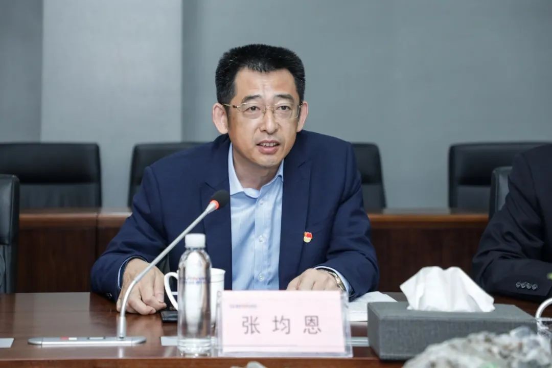 以黨建促業(yè)務(wù)，以業(yè)務(wù)強黨建——青島西海岸公用事業(yè)集團考察山河智能
