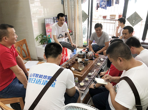 “清涼”送到客戶(hù)手中，為山河智能售后服務(wù)活動(dòng)打CAII