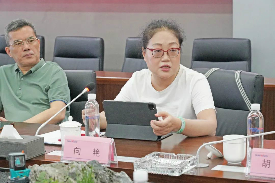巖土工程施工技術(shù)與裝備專(zhuān)業(yè)委員會(huì )2020年常務(wù)委員會(huì )議在山河智能召開(kāi)