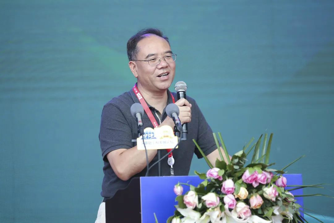 山河智能全國客戶(hù)交流會(huì )在深基礎工程發(fā)展論壇會(huì )場(chǎng)舉辦