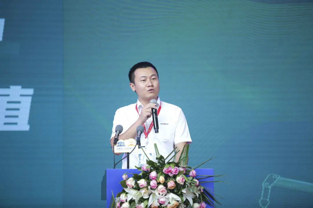 山河智能全國客戶(hù)交流會(huì )在深基礎工程發(fā)展論壇會(huì )場(chǎng)舉辦