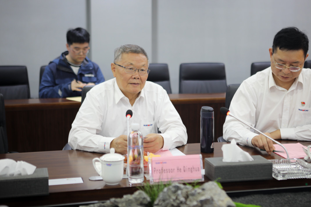 老撾長(cháng)沙總領(lǐng)事本·印塔巴迪考察山河智能