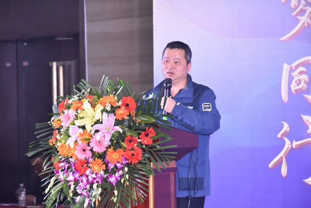 山河智能甘青區域全國客戶(hù)交流會(huì )簽單1.5億