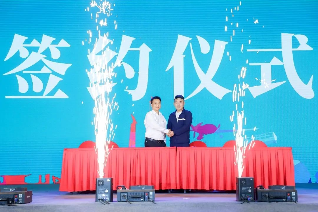 “機甲盛宴”長(cháng)沙展圓滿(mǎn)收官！山河智能展區亮點(diǎn)精彩回顧