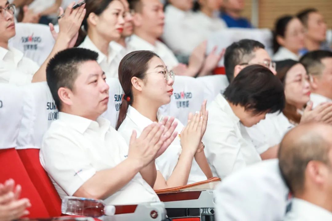 山河智能黨委集中收看慶祝中國共產(chǎn)黨成立100周年大會(huì )現場(chǎng)直播