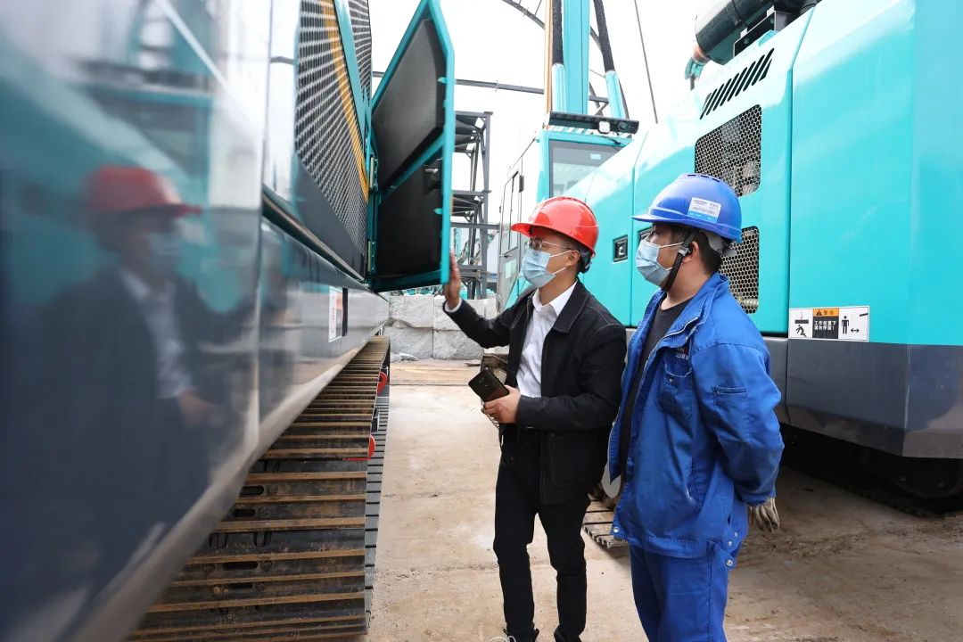 湖南日報：先行先試，開(kāi)拓千億美元新市場(chǎng)！我省首單二手工程機械設備出口報關(guān) 山河智能裝備 昨天