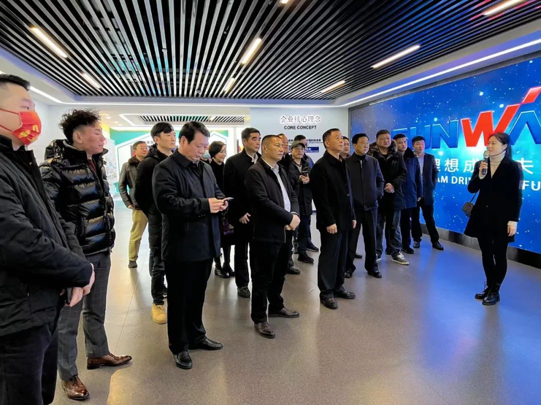 湖南異地商會(huì )聯(lián)合會(huì )組織海外湘商來(lái)訪(fǎng)山河智能
