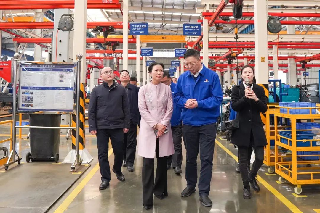 長(cháng)沙市總工會(huì )、長(cháng)沙經(jīng)開(kāi)區總工會(huì )一行調研山河智能