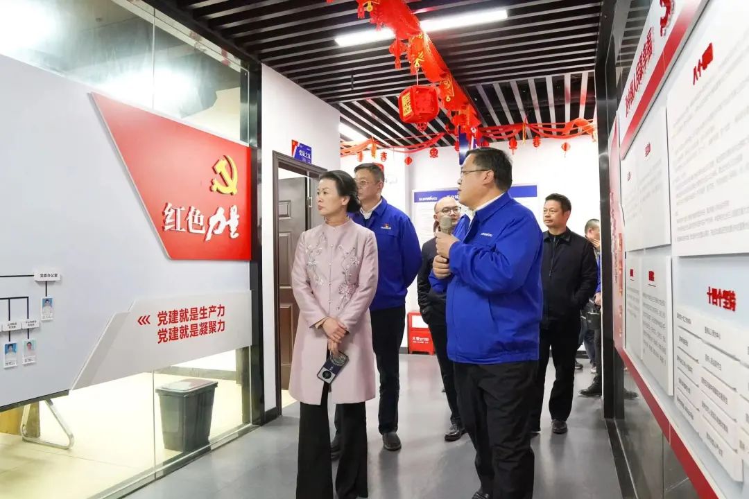 長(cháng)沙市總工會(huì )、長(cháng)沙經(jīng)開(kāi)區總工會(huì )一行調研山河智能