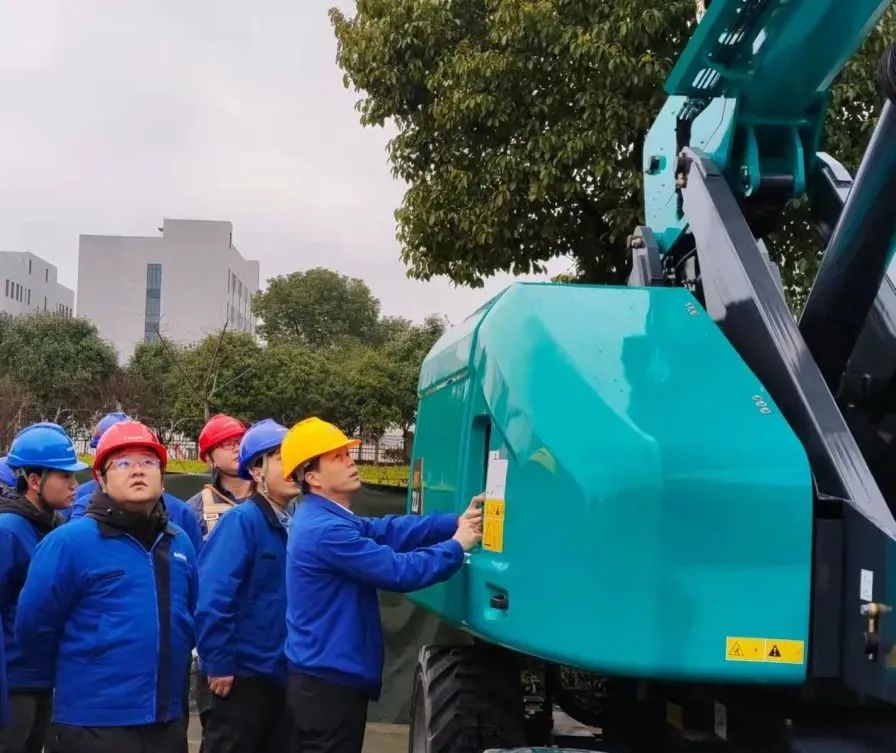 “拳”力出擊！山河智能首套自主研發(fā)臂車(chē)控制系統重磅來(lái)襲