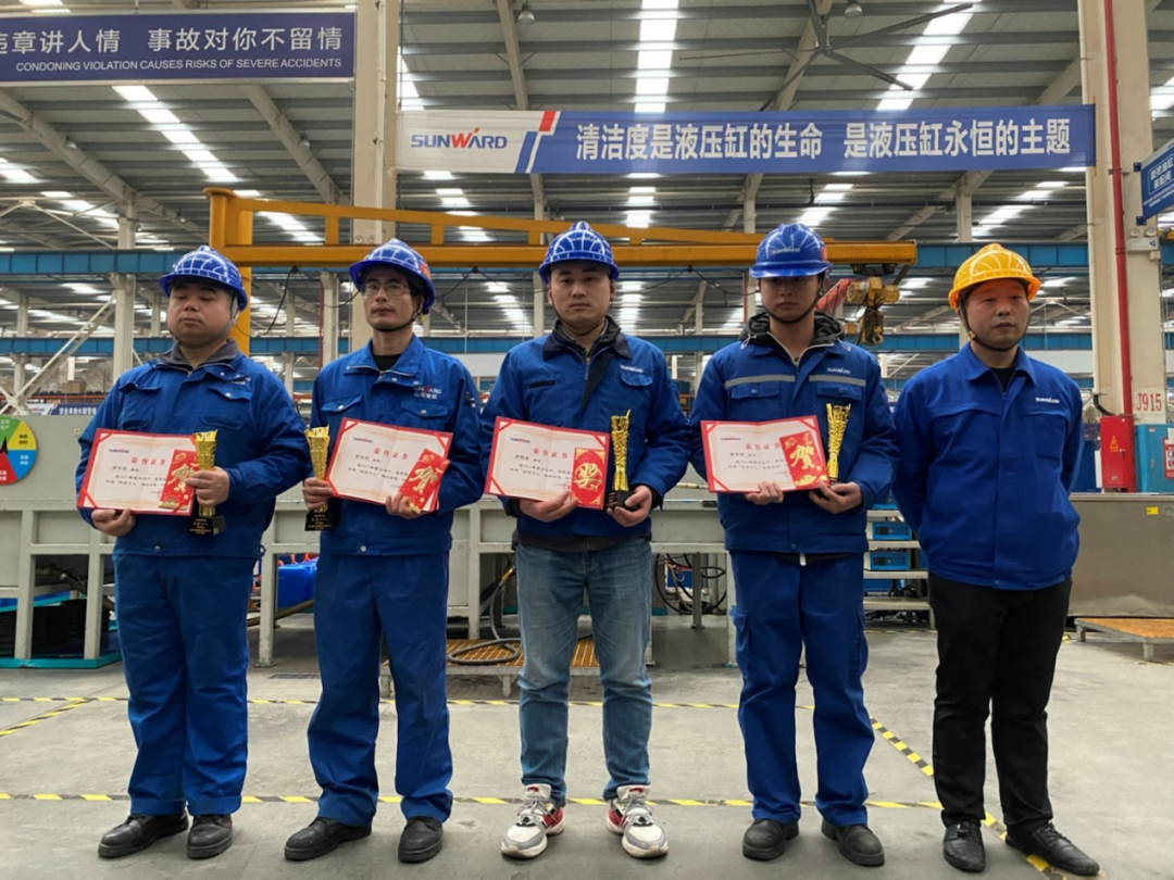 山河工匠 | “浪波”不言苦，甘為“人梯”承大重