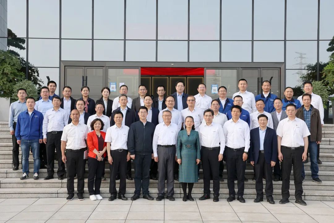 深化產(chǎn)學(xué)研合作！中南大學(xué)校長(cháng)、中國工程院院士田紅旗率團拜訪(fǎng)山河智能