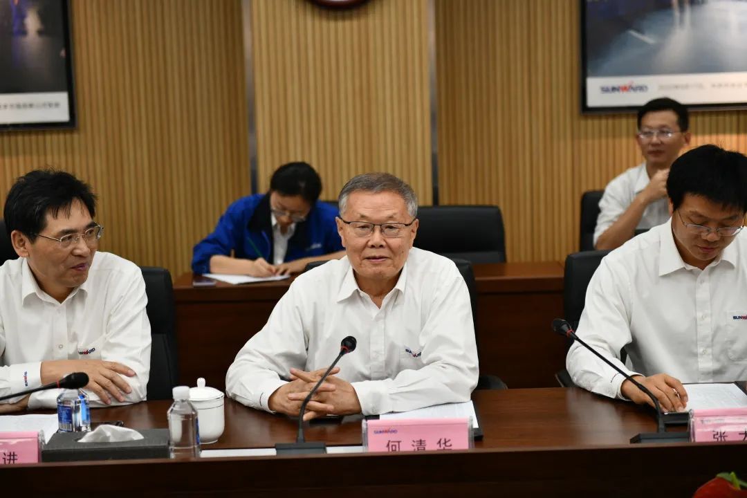 中南大學(xué)副校長(cháng)郭學(xué)益率科學(xué)研究部一行調研山河智能