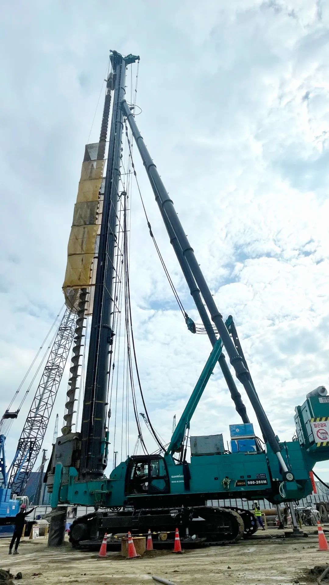 “全球最高樁架”嶄露頭角！山河智能實(shí)力助建韓國首爾麻古MICE綜合園區