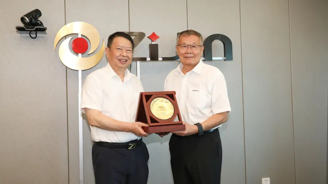 理想成就未來(lái)！何清華受邀赴世界500強企業(yè)紫金礦業(yè)集團作專(zhuān)題講座