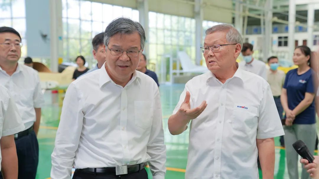 湖南省委常委、常務(wù)副省長(cháng)李殿勛一行考察調研山河科技