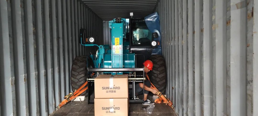 單筆采購金額千萬(wàn)元！山河智能伸縮臂叉裝車(chē)批量出口