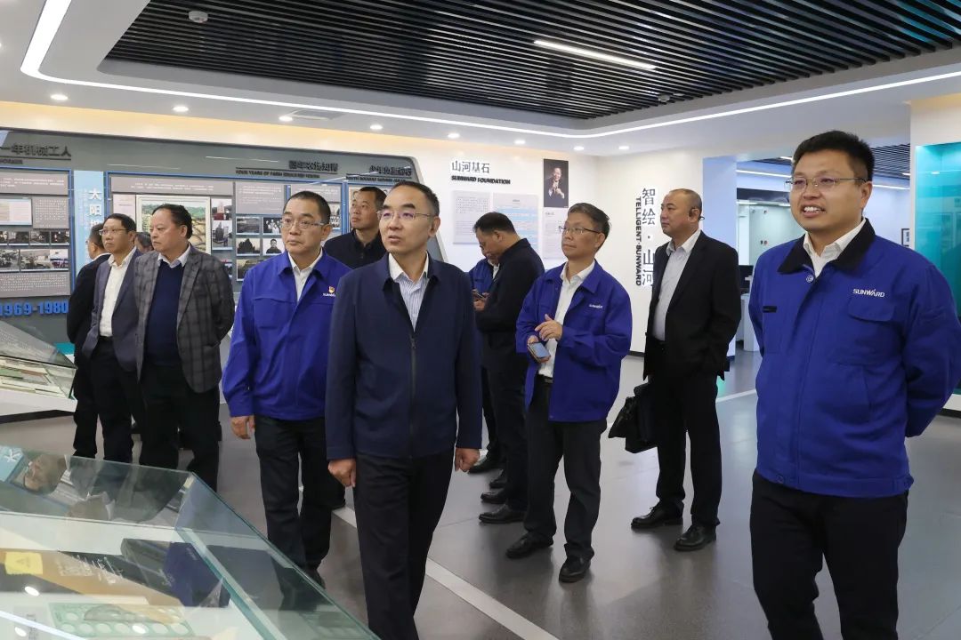 強強聯(lián)合，夯實(shí)湖南工程建設湘軍！山河智能與湖南路橋簽訂戰略合作協(xié)議