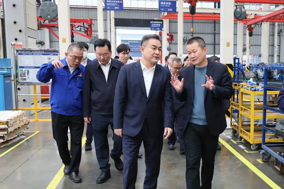 海南省副省長(cháng)倪強調研山河智能