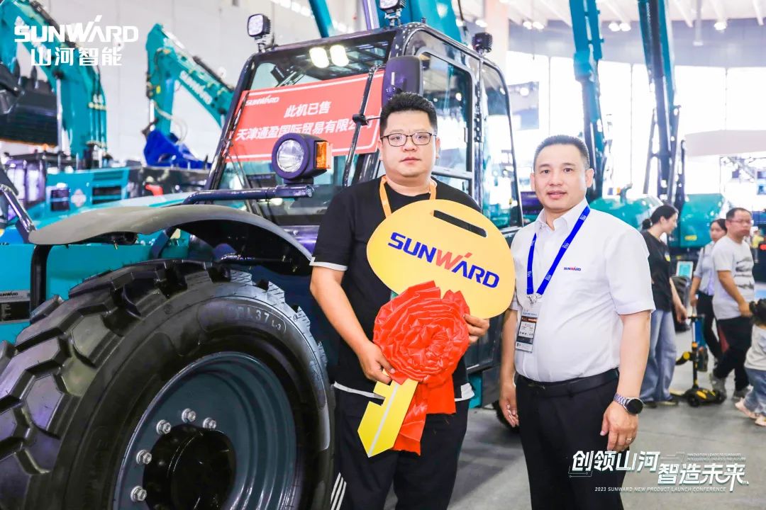 聚焦電動(dòng)化、智能化！山河智能全系列高空機械產(chǎn)品亮相長(cháng)沙展