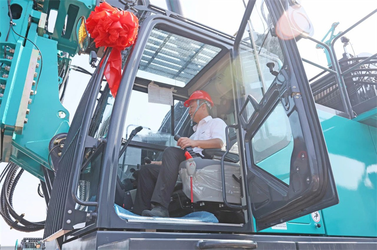 山河智能樁工機械再添強將！SWDM800H旋挖鉆機順利下線(xiàn)
