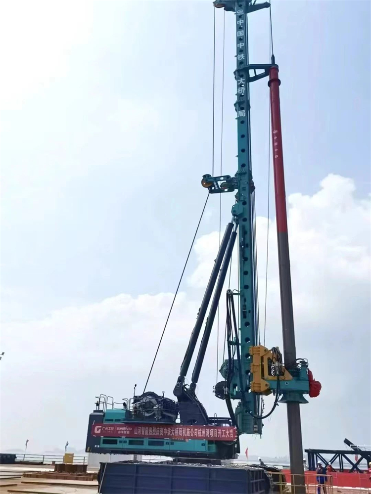 再戰世界級工程！山河智能超級旋挖鉆機SWDM800H助建杭州灣跨海鐵路橋項目