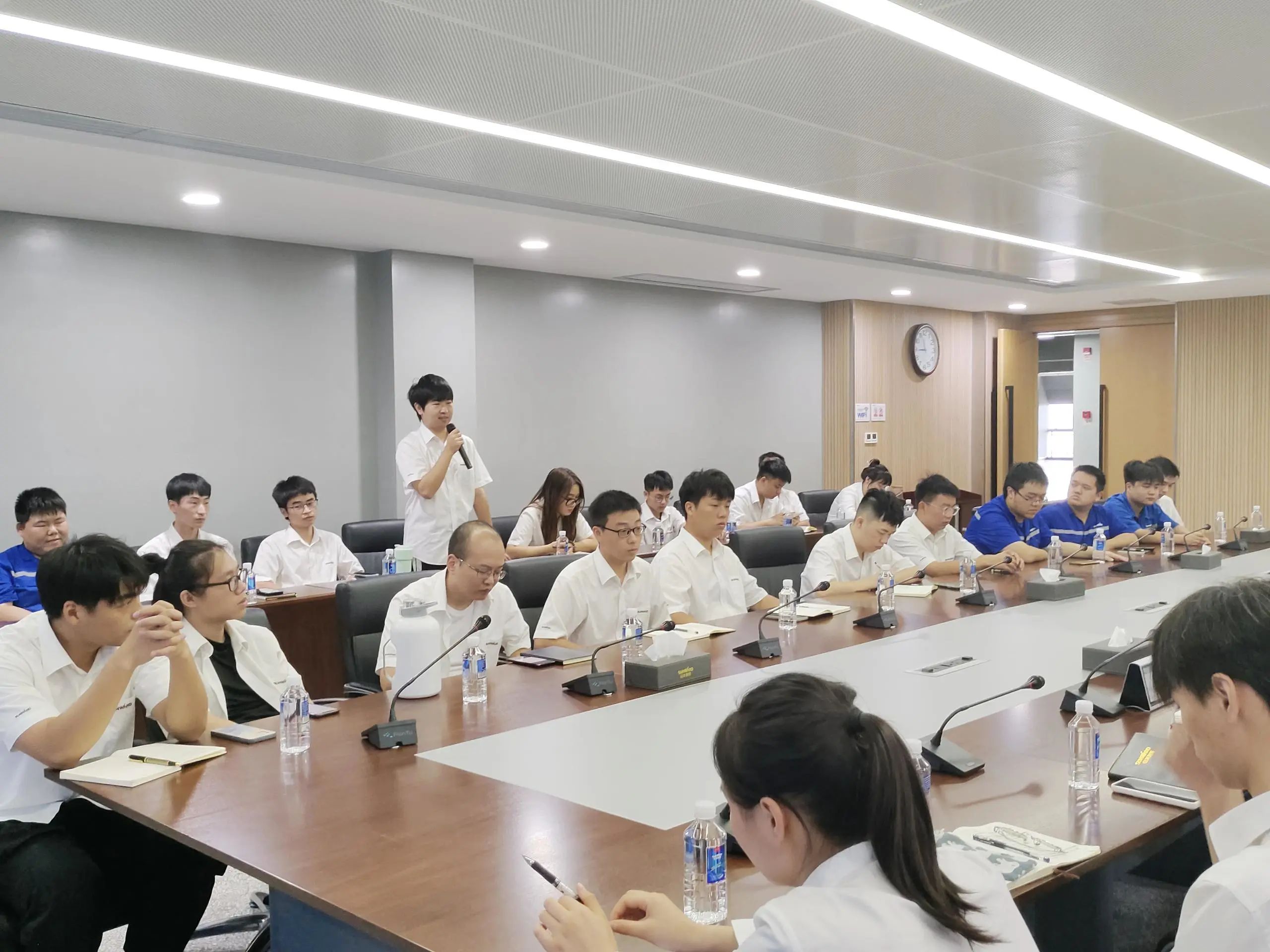 暢談心聲，共話(huà)未來(lái)！這場(chǎng)應屆畢業(yè)生員工座談會(huì )，很暖，很貼心！
