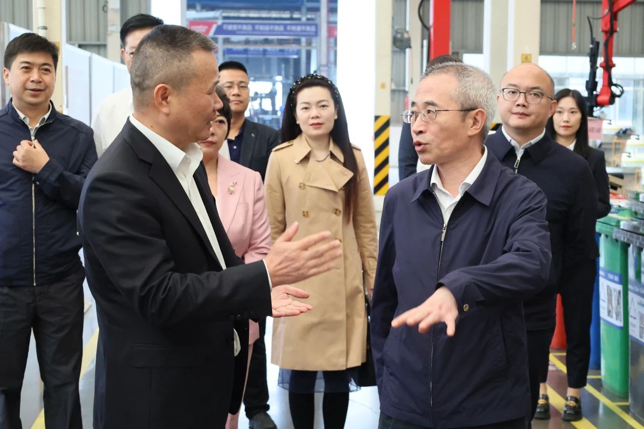 全國工商聯(lián)副主席壽子琪調研山河智能