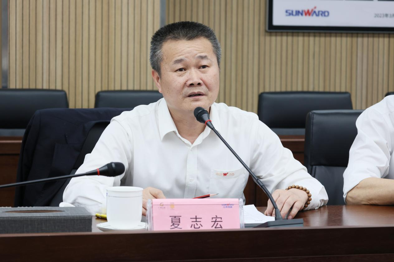 湖南鋼鐵集團黨委書(shū)記、董事長(cháng)李建宇到山河智能調研交流