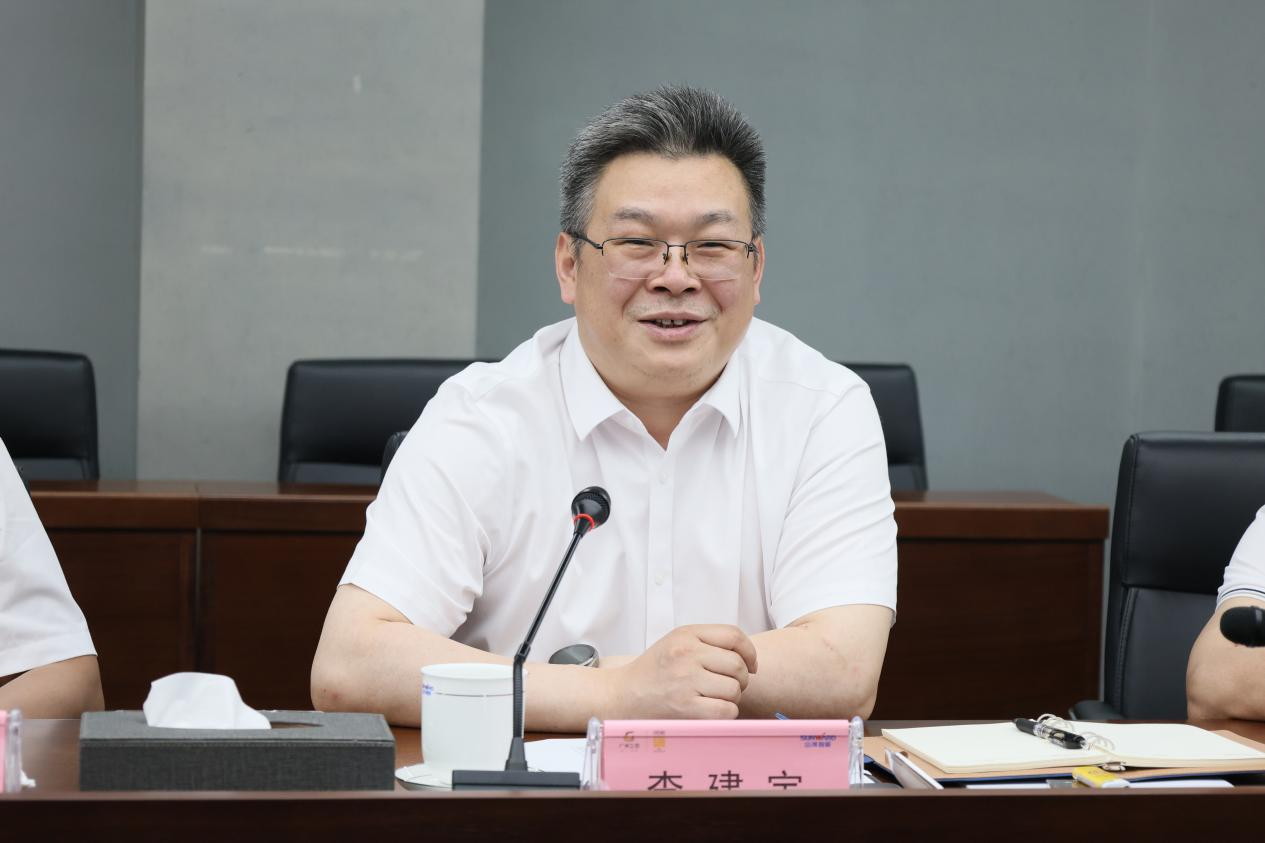 湖南鋼鐵集團黨委書(shū)記、董事長(cháng)李建宇到山河智能調研交流