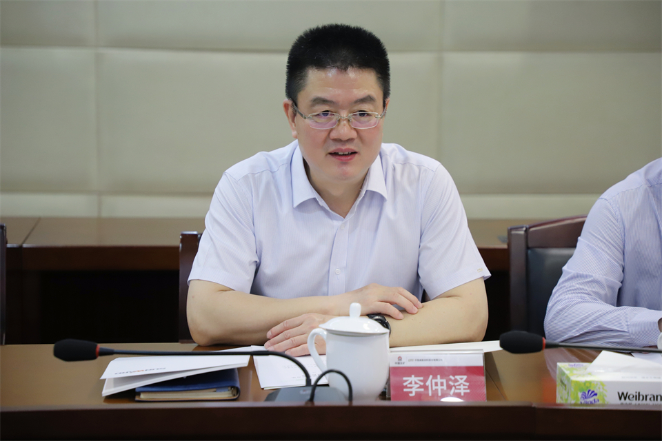“雙向奔赴 合作共贏(yíng)”山河智能與中鎢高新簽訂戰略合作協(xié)議