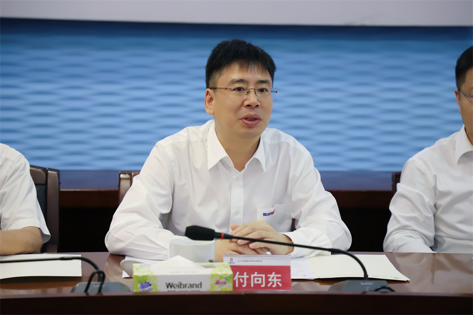 “雙向奔赴 合作共贏(yíng)”山河智能與中鎢高新簽訂戰略合作協(xié)議