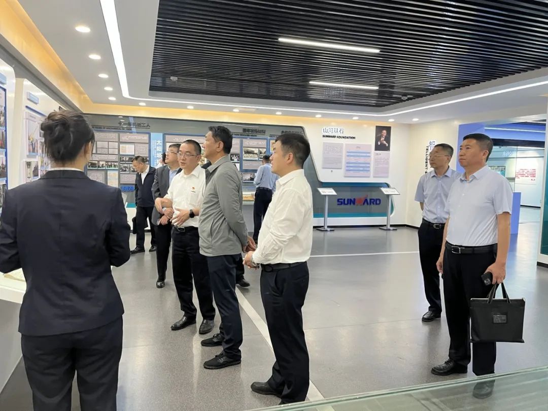 中煤平朔黨委書(shū)記、董事長(cháng)陳建一行調研山河智能