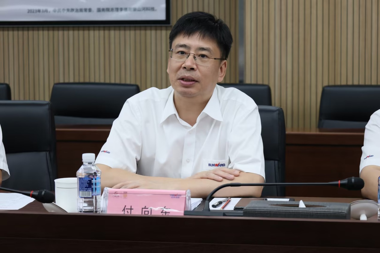 深化交流合作！廣州港李明忠副總經(jīng)理率隊蒞臨山河智能考察交流！