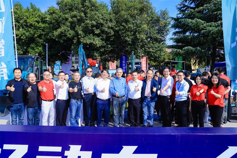 展現“掘”對實(shí)力！山河智能亮相2024微挖大會(huì )暨小型設備大會(huì )