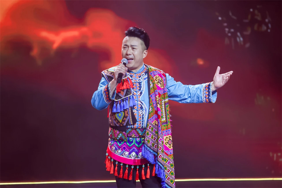 創(chuàng  )新引領(lǐng)價(jià)值 理想成就未來(lái)——慶祝山河智能成立25周年表彰大會(huì )暨文藝晚會(huì )隆重舉行