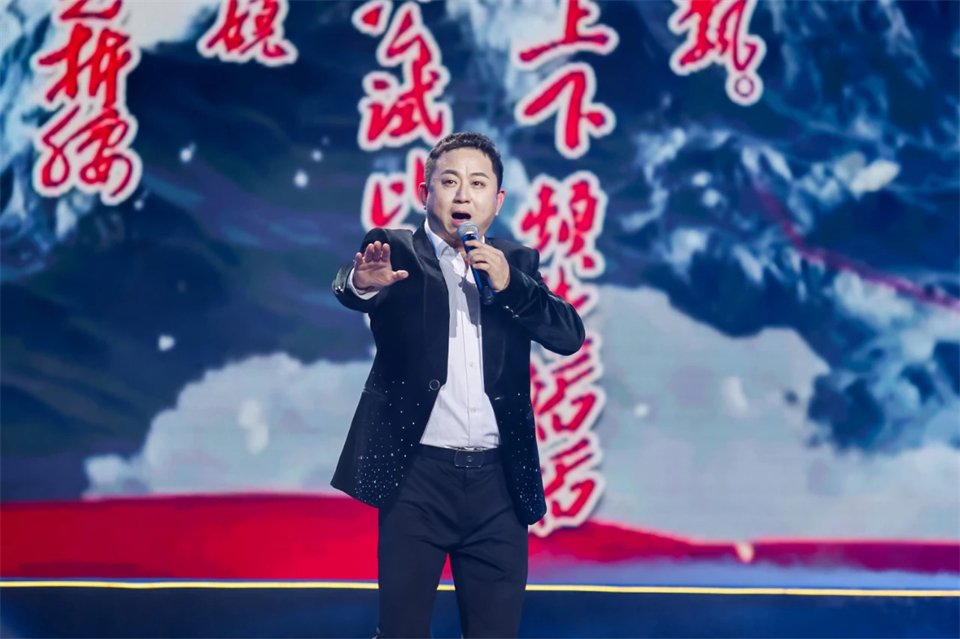 創(chuàng  )新引領(lǐng)價(jià)值 理想成就未來(lái)——慶祝山河智能成立25周年表彰大會(huì )暨文藝晚會(huì )隆重舉行