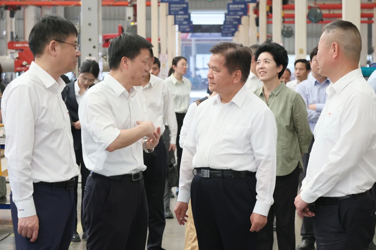 李紀恒調研山河智能